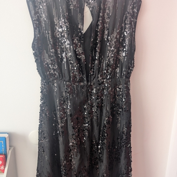RW&Co - Sequin Dress - V-neck - Black - Picture 3 of 8
